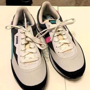 Puma sneakers- size 6.5